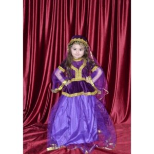 Bənövşəyi qız milli geyimi